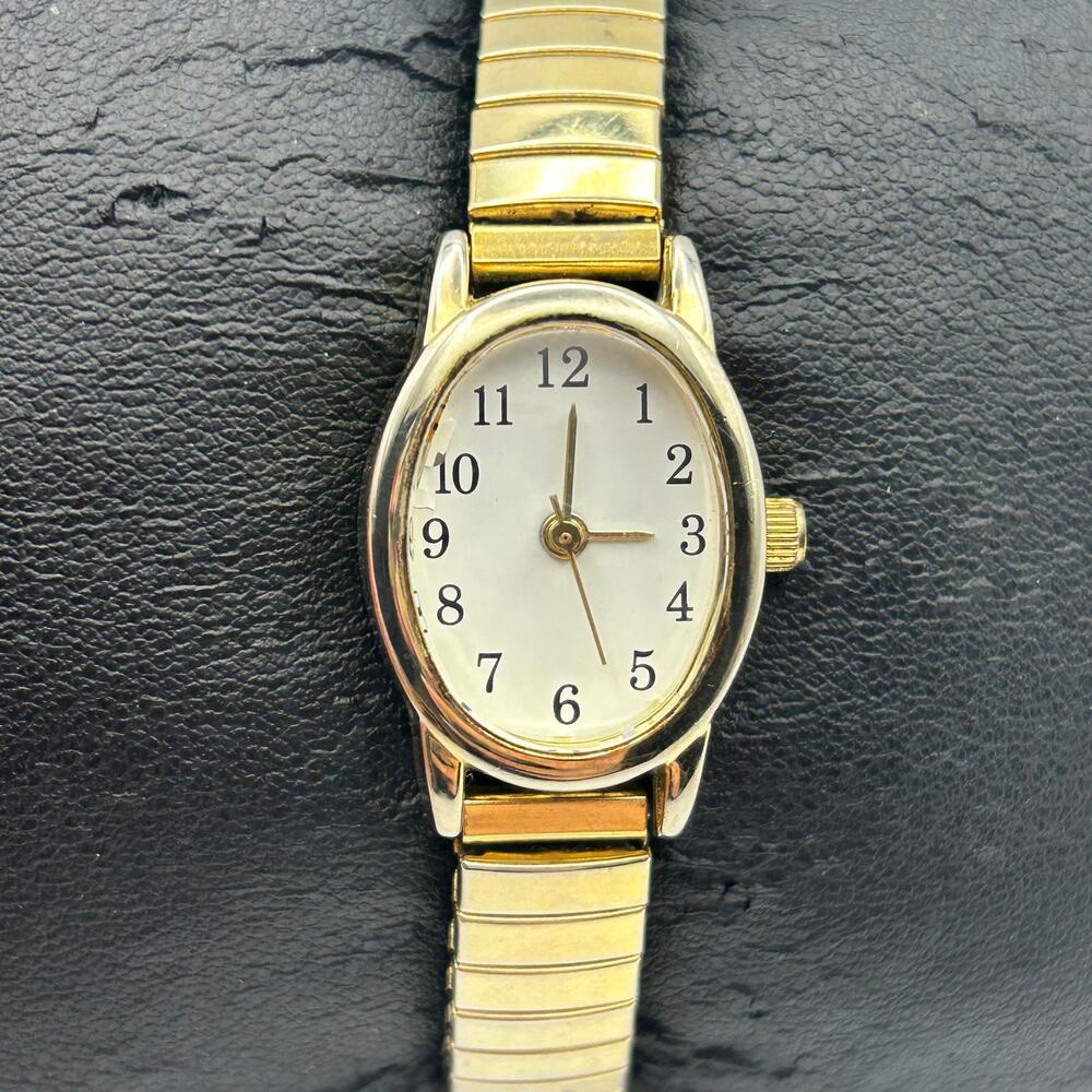 Gold Tone Women’s Oval Wristwatch White Dial Stretch Band New Battery